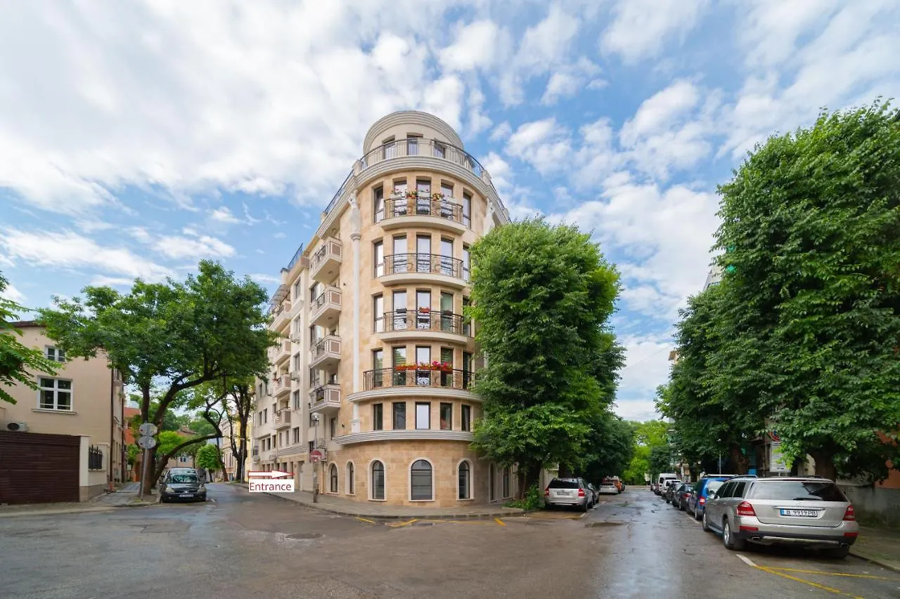 Greek Quarter Flat Two Br Next To Sea Garden Apartment Varna